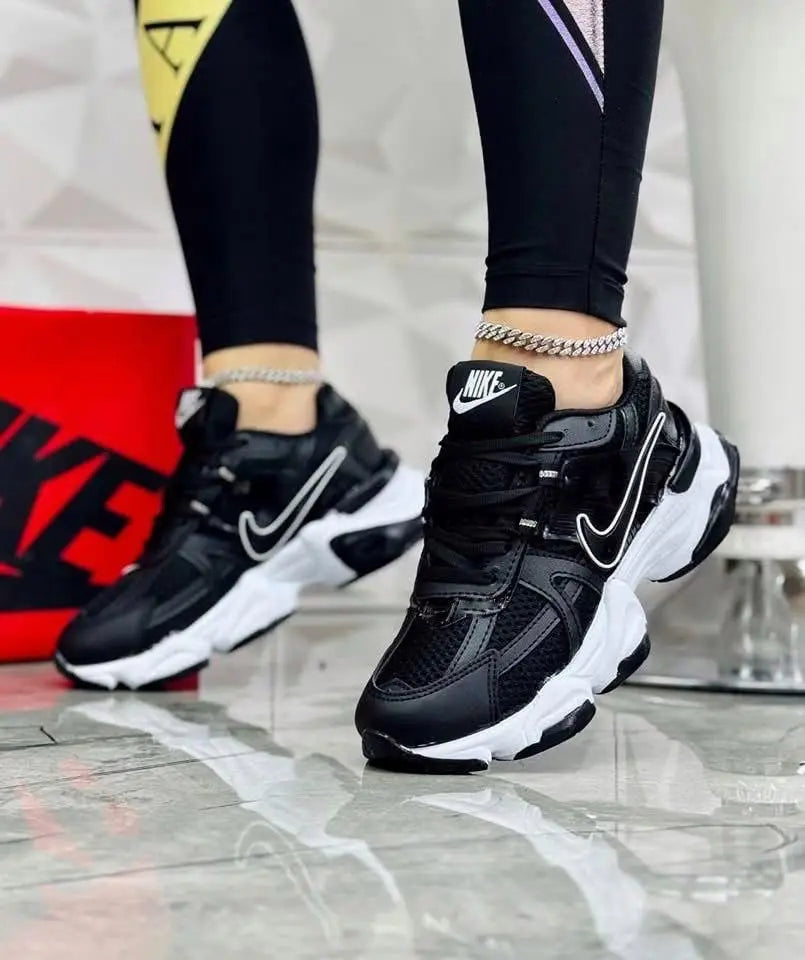 Tenis Nike Dama: Donde el confort y la moda se encuentran 👟✨